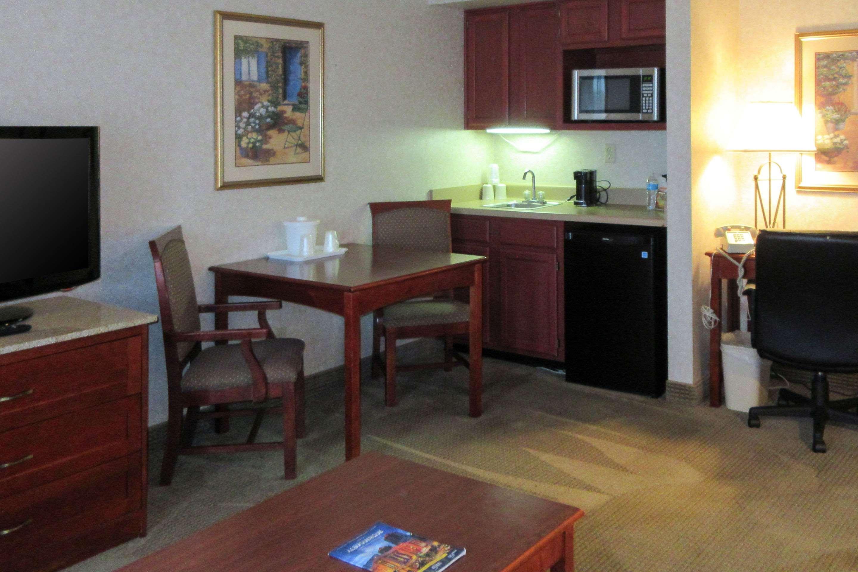 Quality & Downtown - Area Hotel