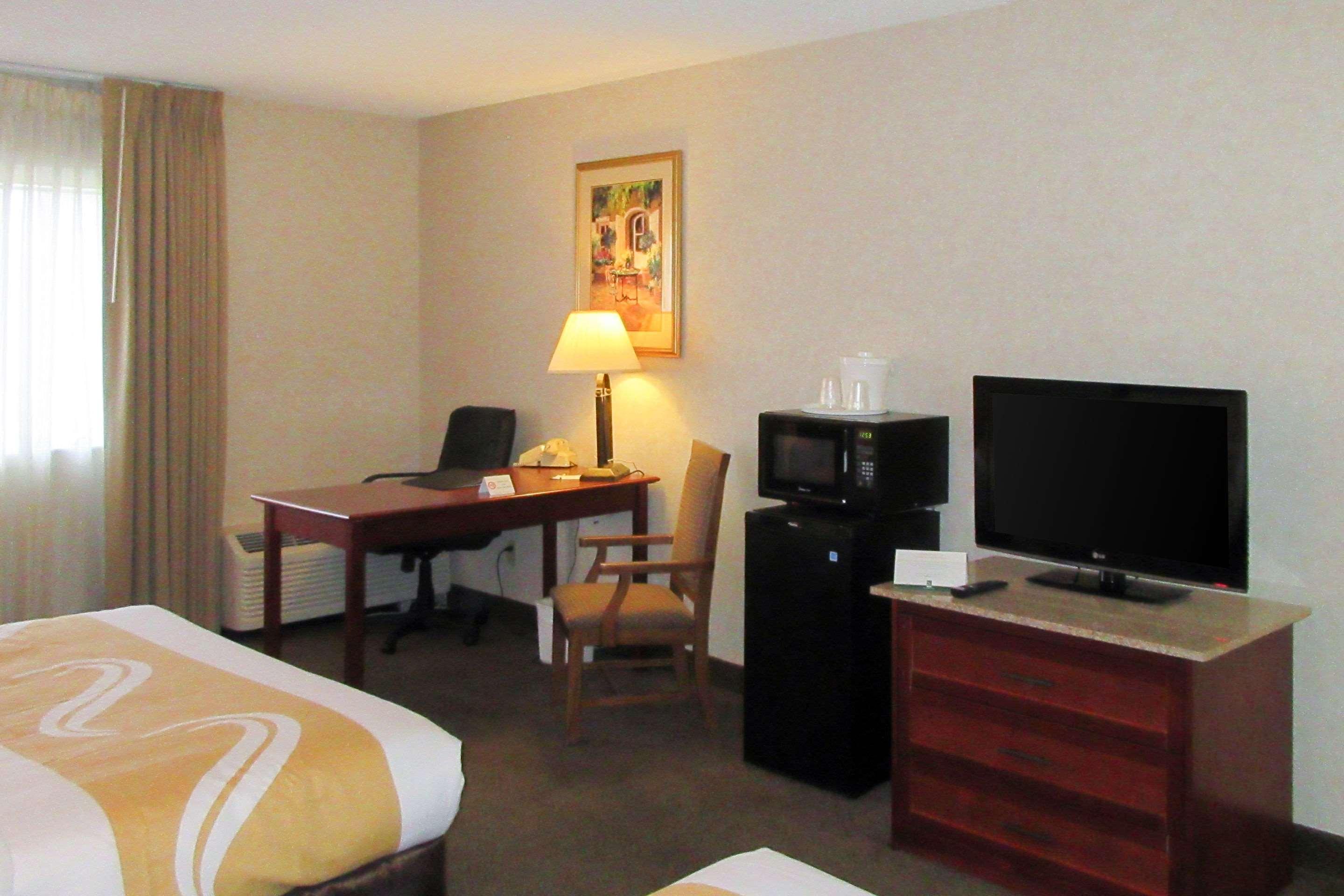 Quality & Downtown - Area Hotel