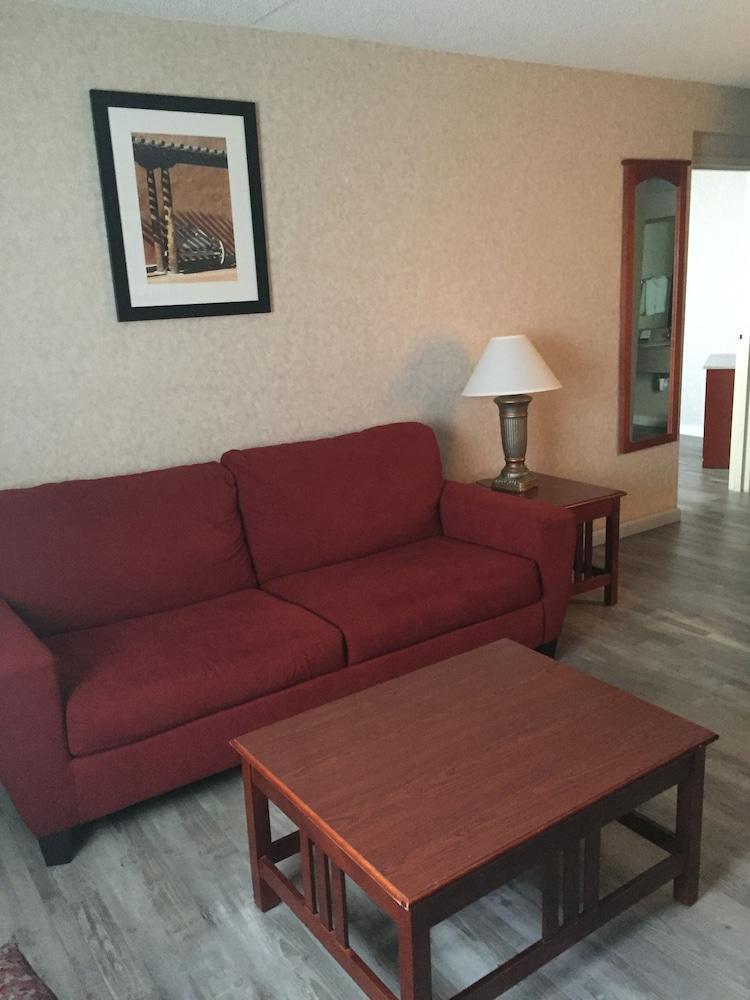 Quality & Downtown - Area Hotel 3*